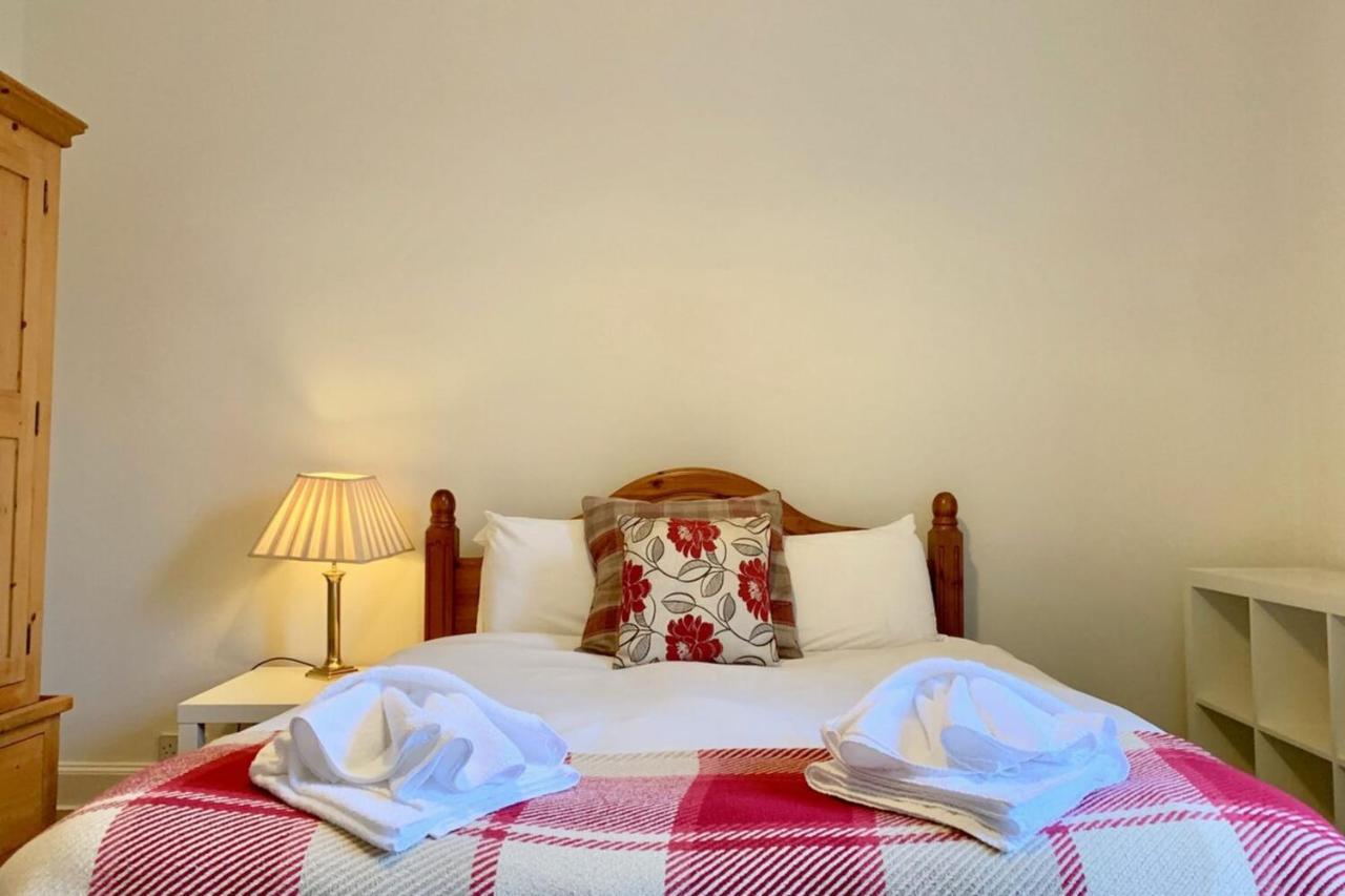 אדינבורו Spacious And Bright Polworth Flat מראה חיצוני תמונה