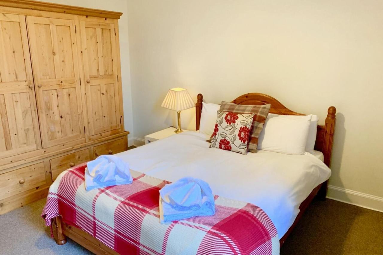 אדינבורו Spacious And Bright Polworth Flat מראה חיצוני תמונה