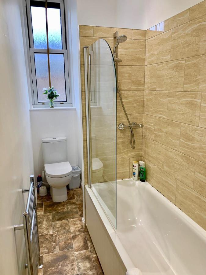 אדינבורו Spacious And Bright Polworth Flat מראה חיצוני תמונה